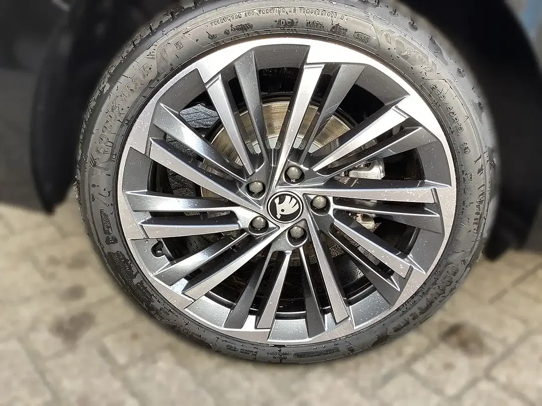 Skoda Superb - Thumbnail 5