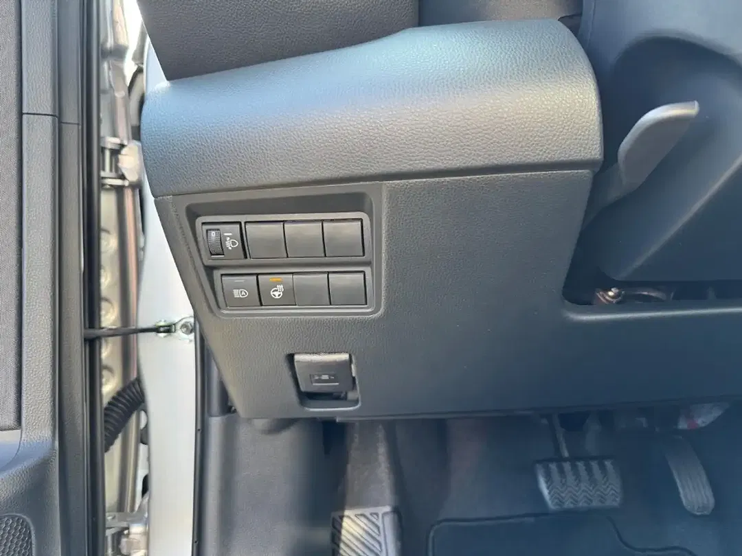 Toyota Yaris - Thumbnail 12