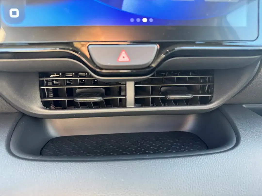 Toyota Yaris - Thumbnail 14