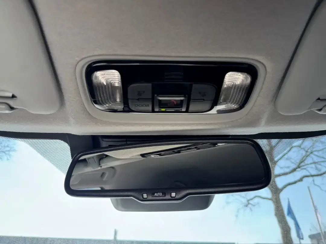 Toyota Yaris - Thumbnail 9