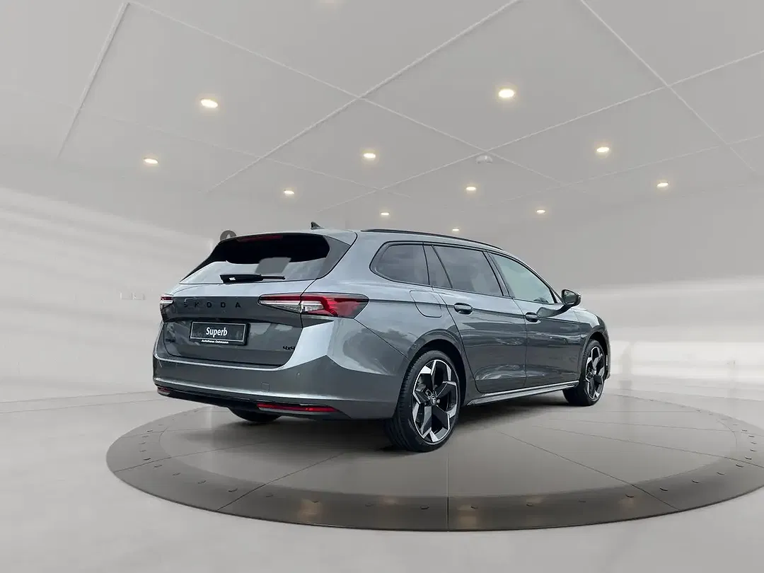 Skoda Superb - Thumbnail 4