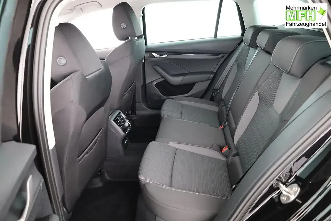 Skoda Octavia - Thumbnail 11
