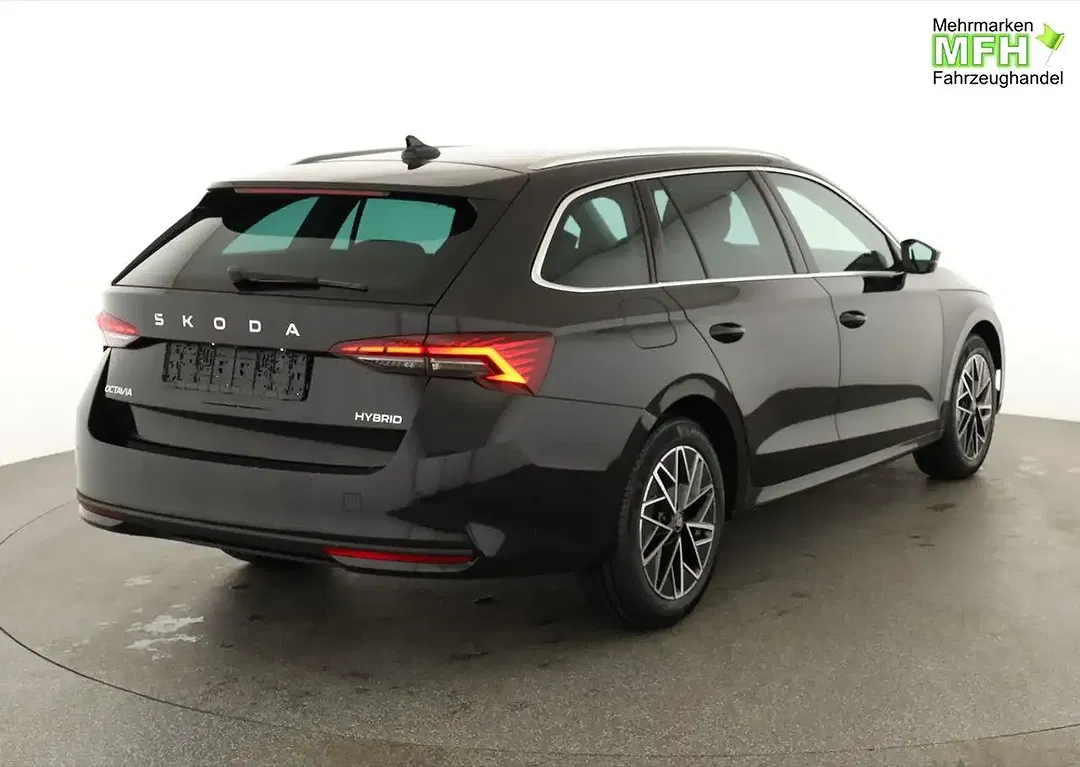 Skoda Octavia - Thumbnail 2