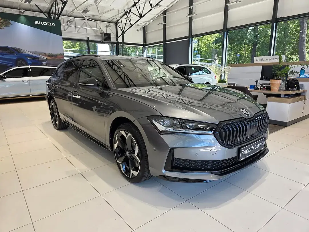 Skoda Superb - Thumbnail 3