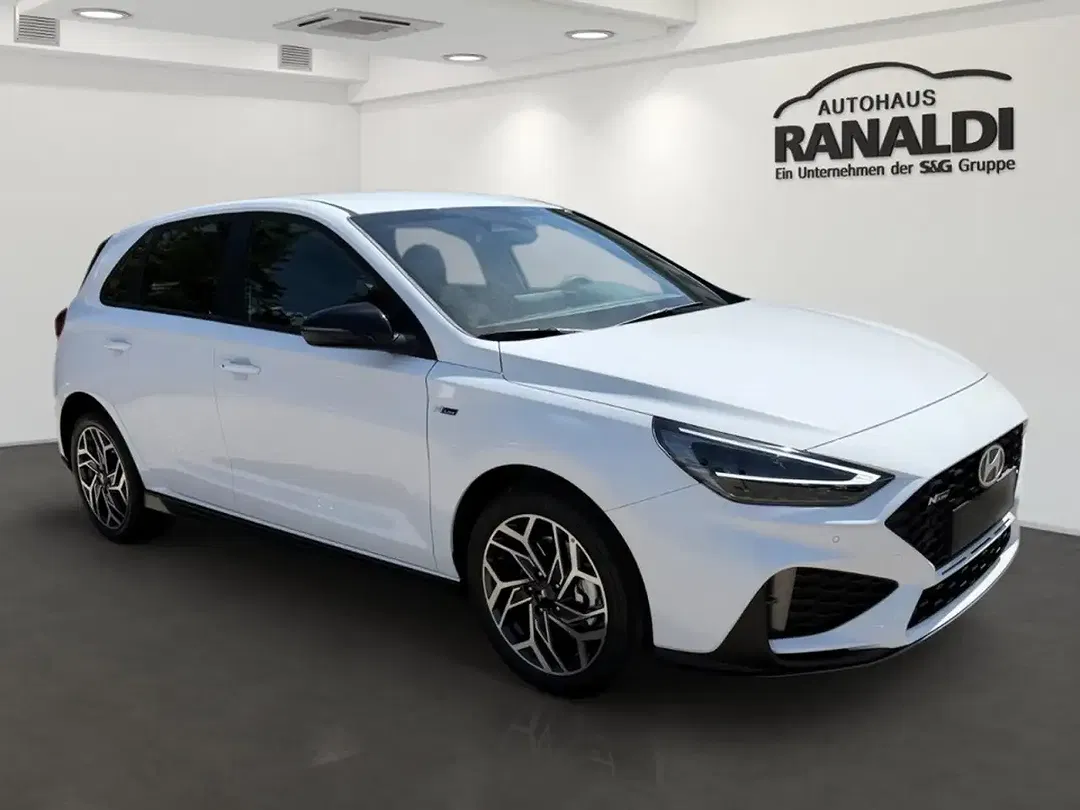 Hyundai i30 - Thumbnail 2