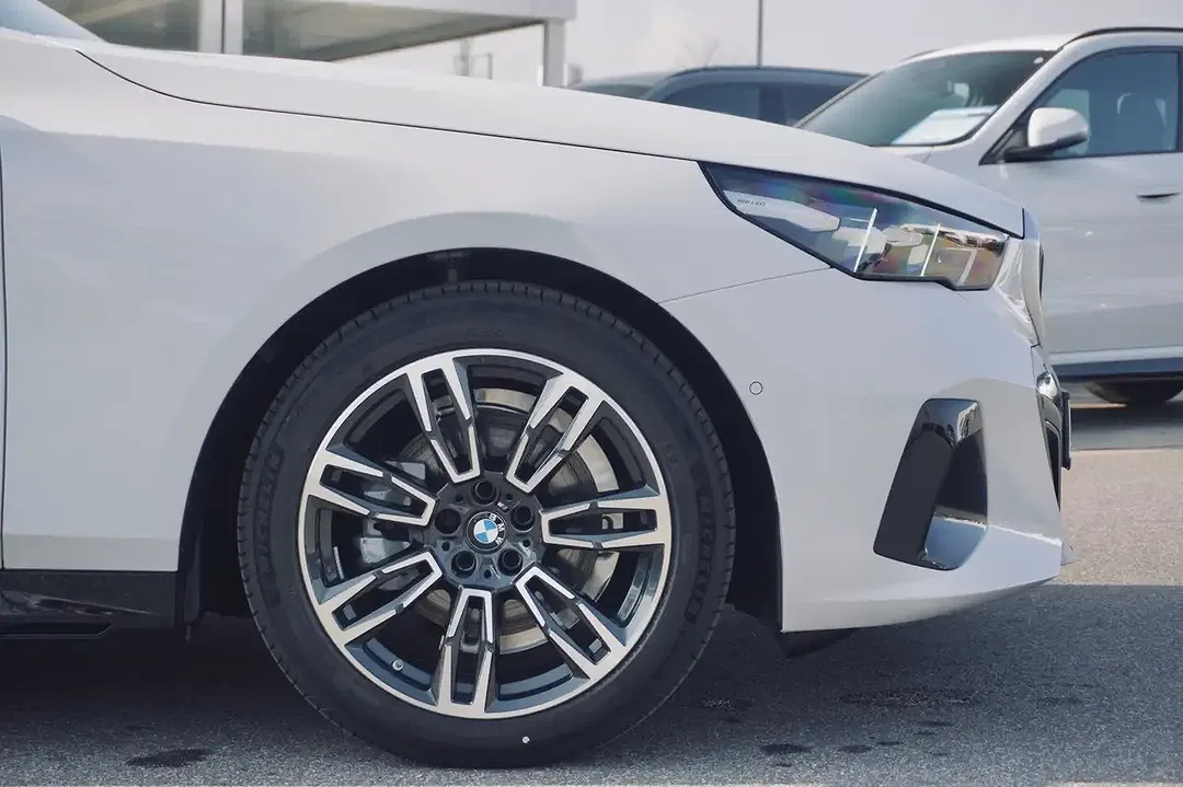 BMW 520 - Thumbnail 14