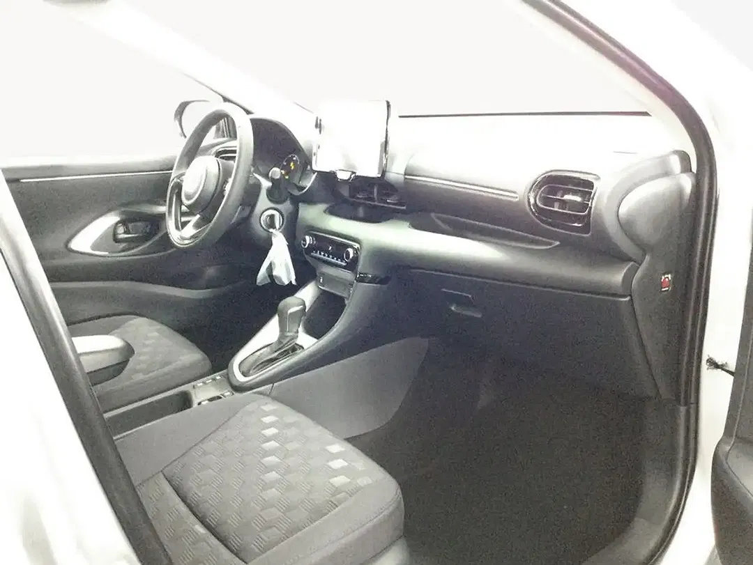 Mazda 2 - Thumbnail 8