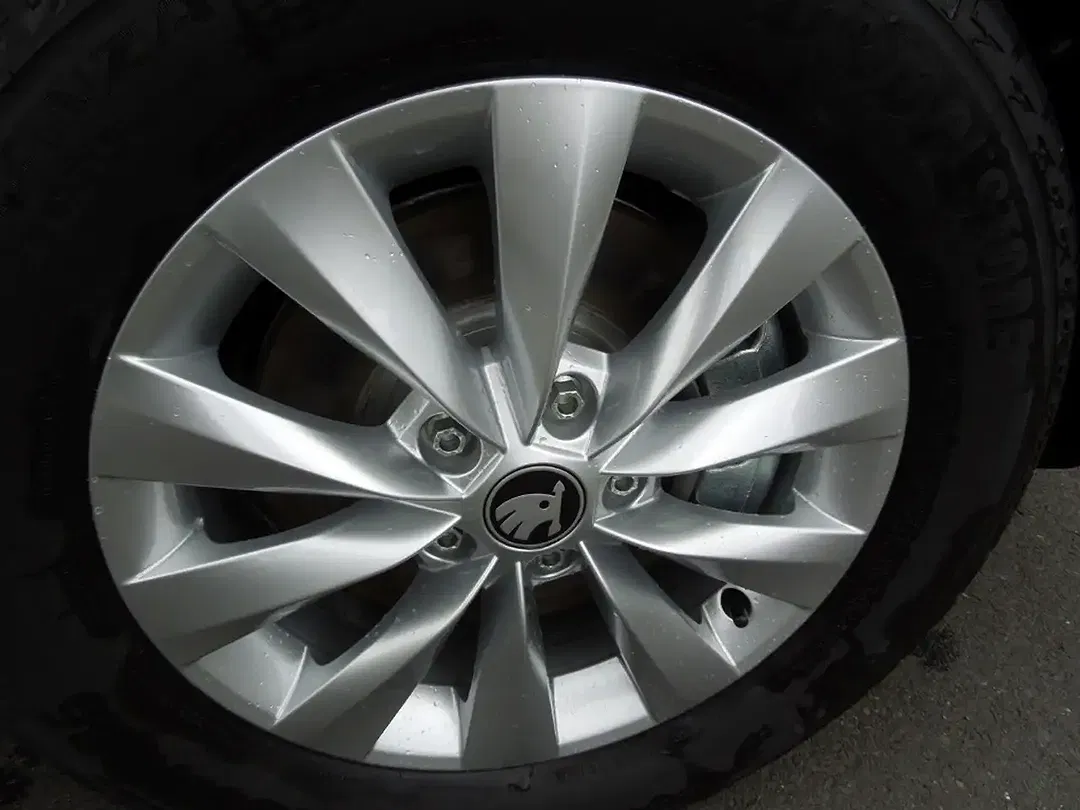 Skoda Karoq - Thumbnail 14