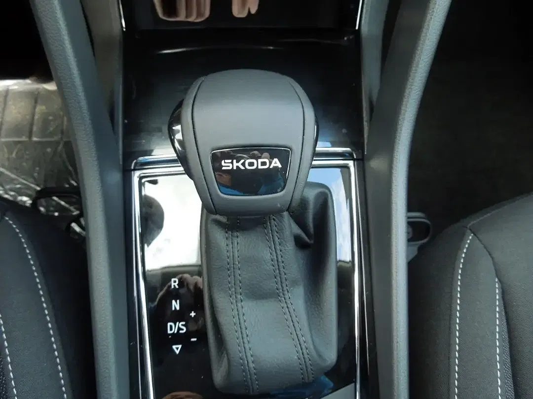 Skoda Karoq - Thumbnail 9