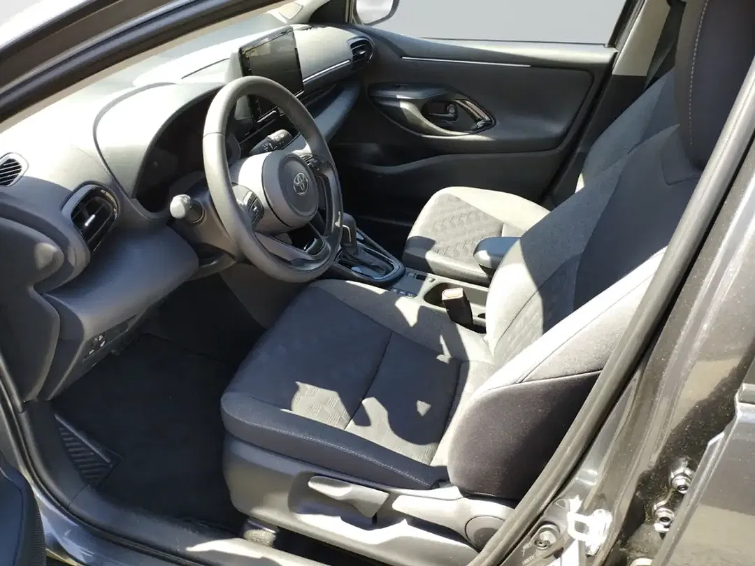 Toyota Yaris - Thumbnail 10
