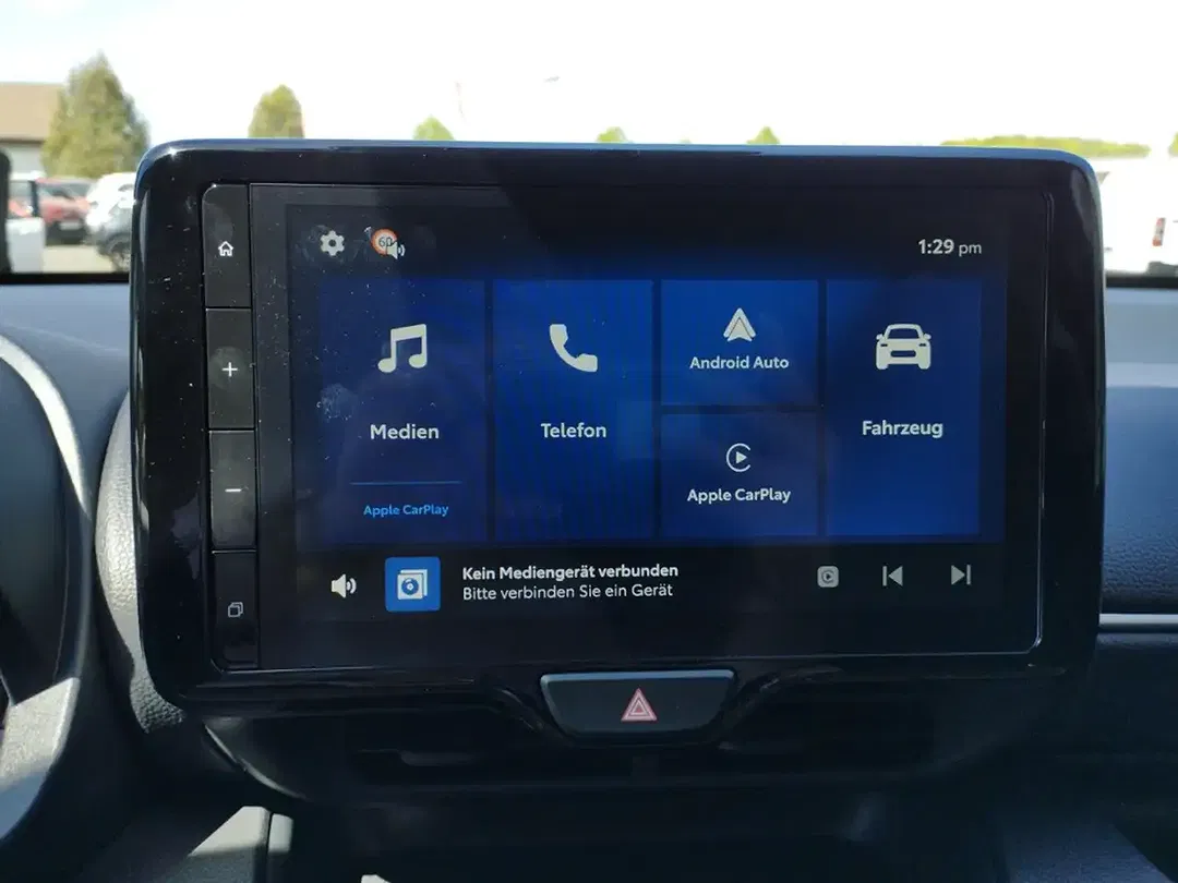 Toyota Yaris - Thumbnail 12