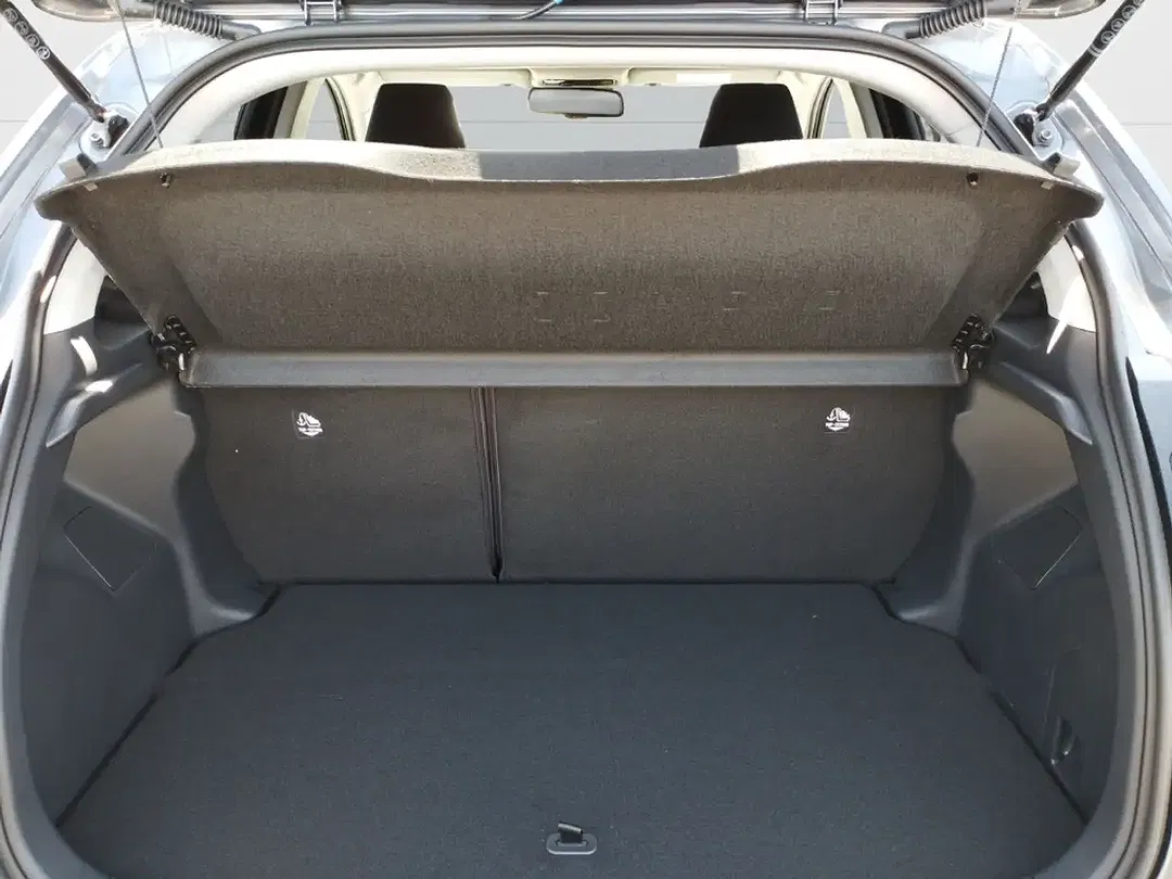 Toyota Yaris - Thumbnail 5