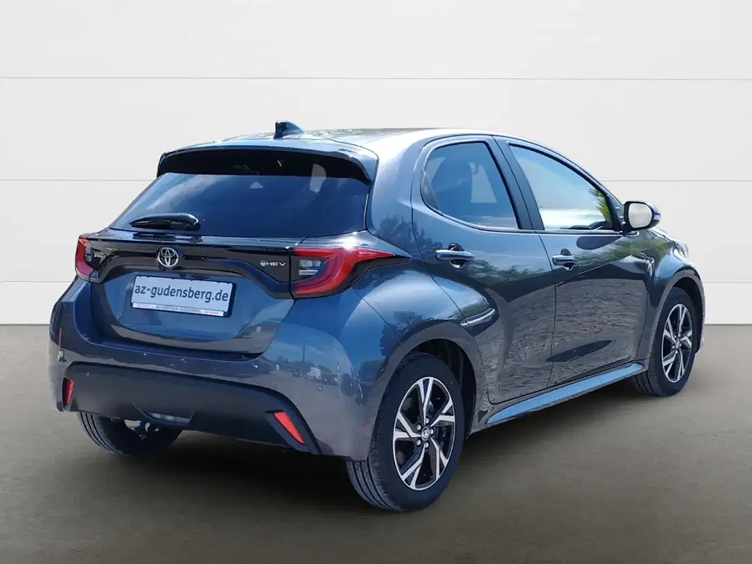 Toyota Yaris - Thumbnail 6