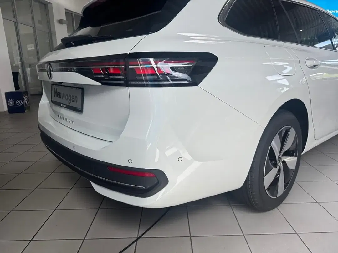 Volkswagen Passat Variant - Thumbnail 14