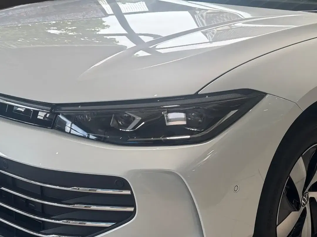 Volkswagen Passat Variant - Thumbnail 8
