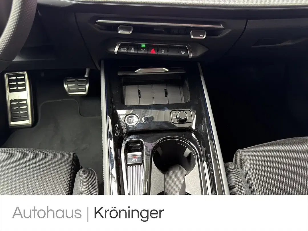 Audi Q3 - Thumbnail 14