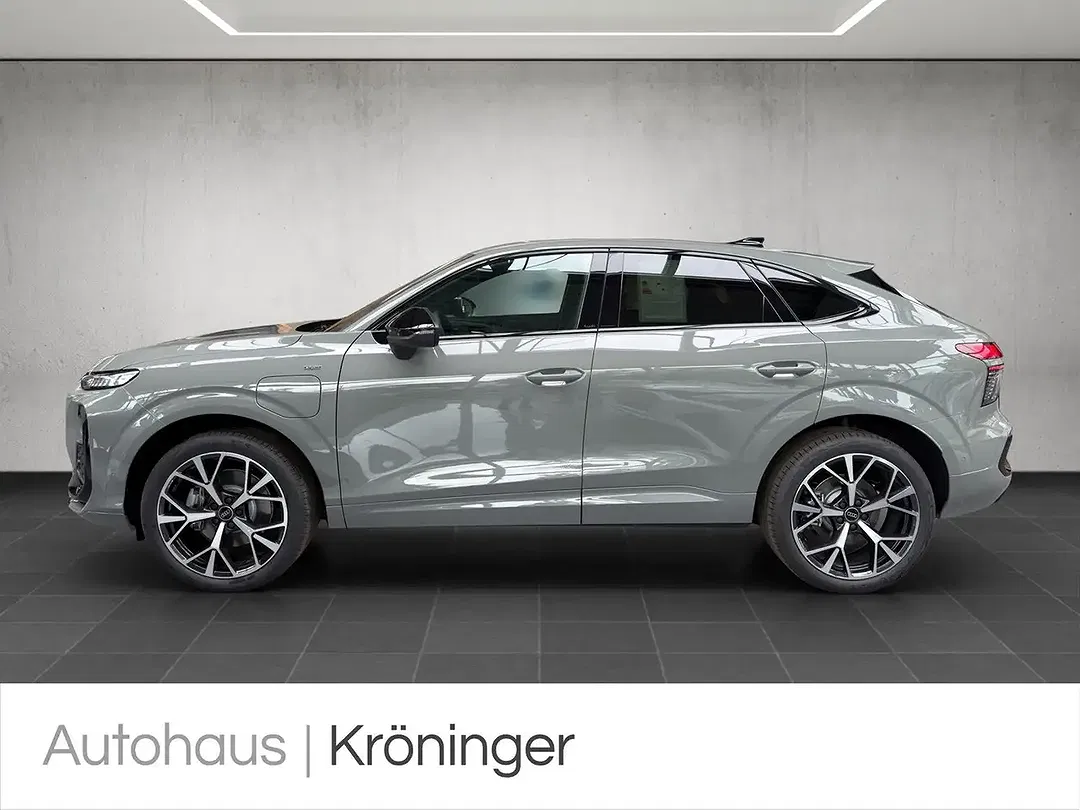 Audi Q3 - Thumbnail 3