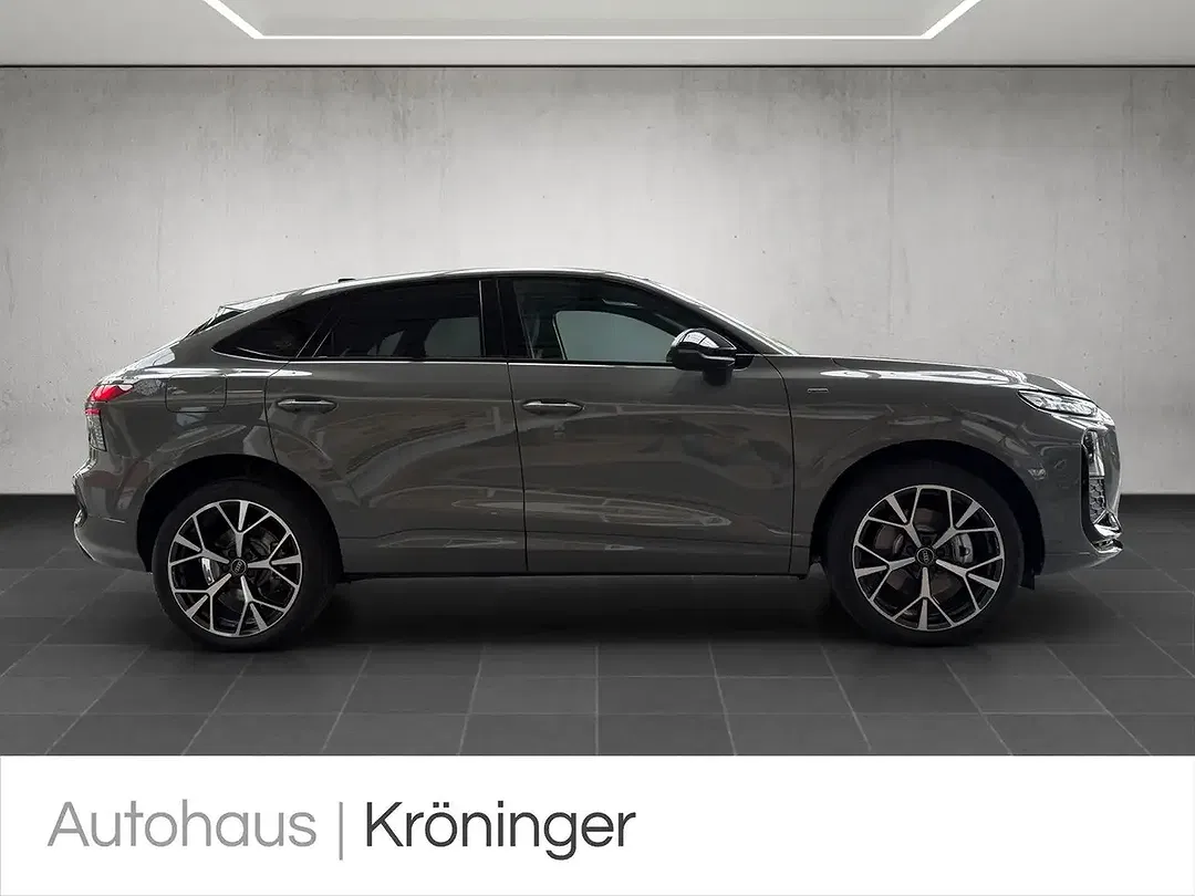 Audi Q3 - Thumbnail 4