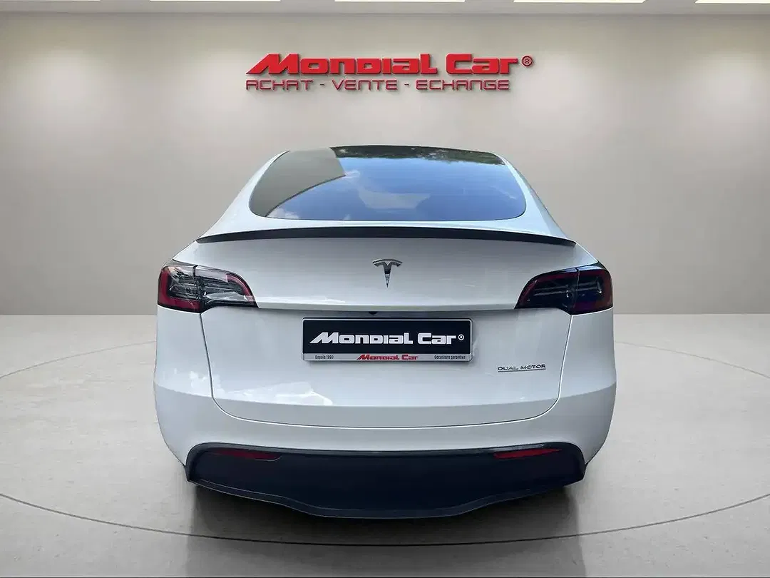 Tesla Model Y - Thumbnail 6