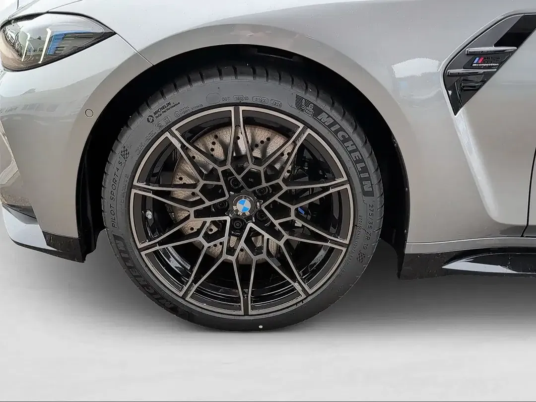 BMW M3 - Thumbnail 3
