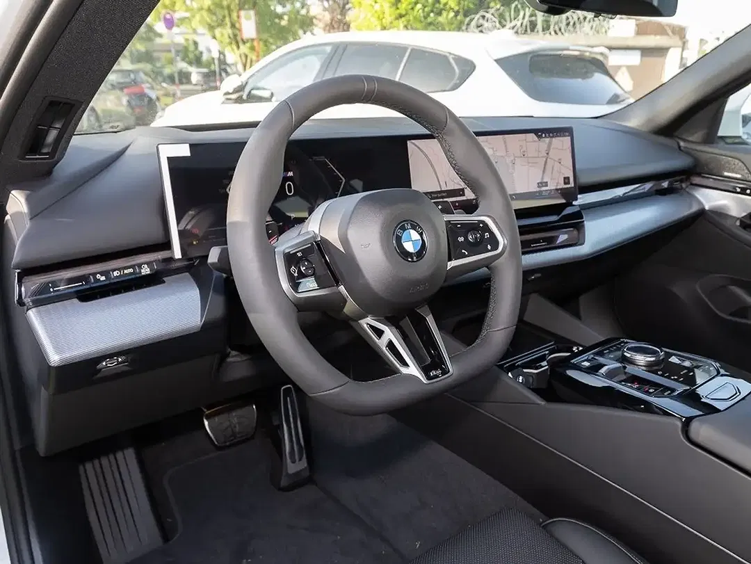 BMW 520 - Thumbnail 4