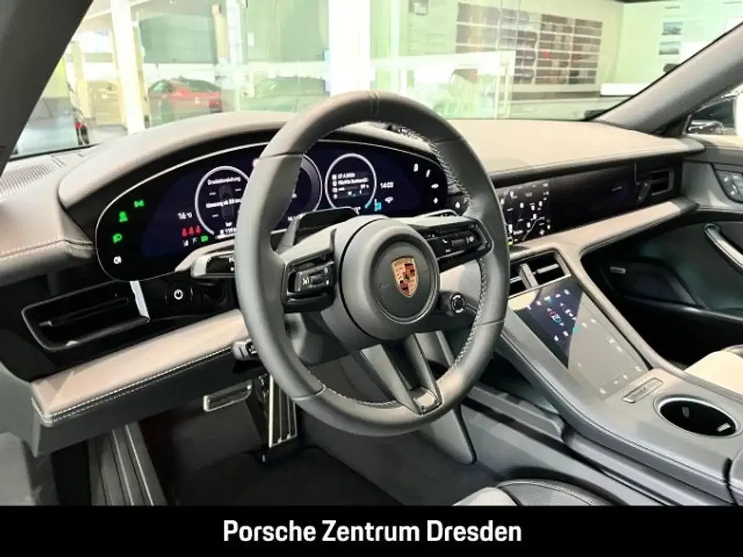 Porsche Taycan - Thumbnail 15
