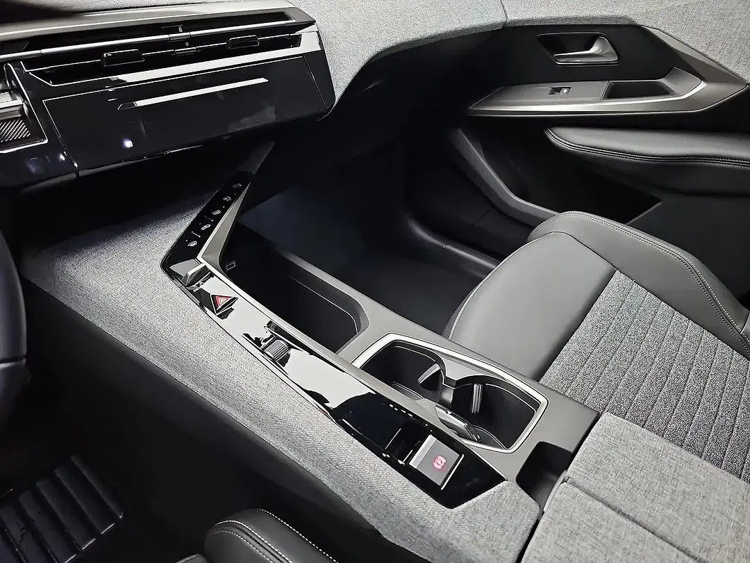 Peugeot 3008 - Thumbnail 12