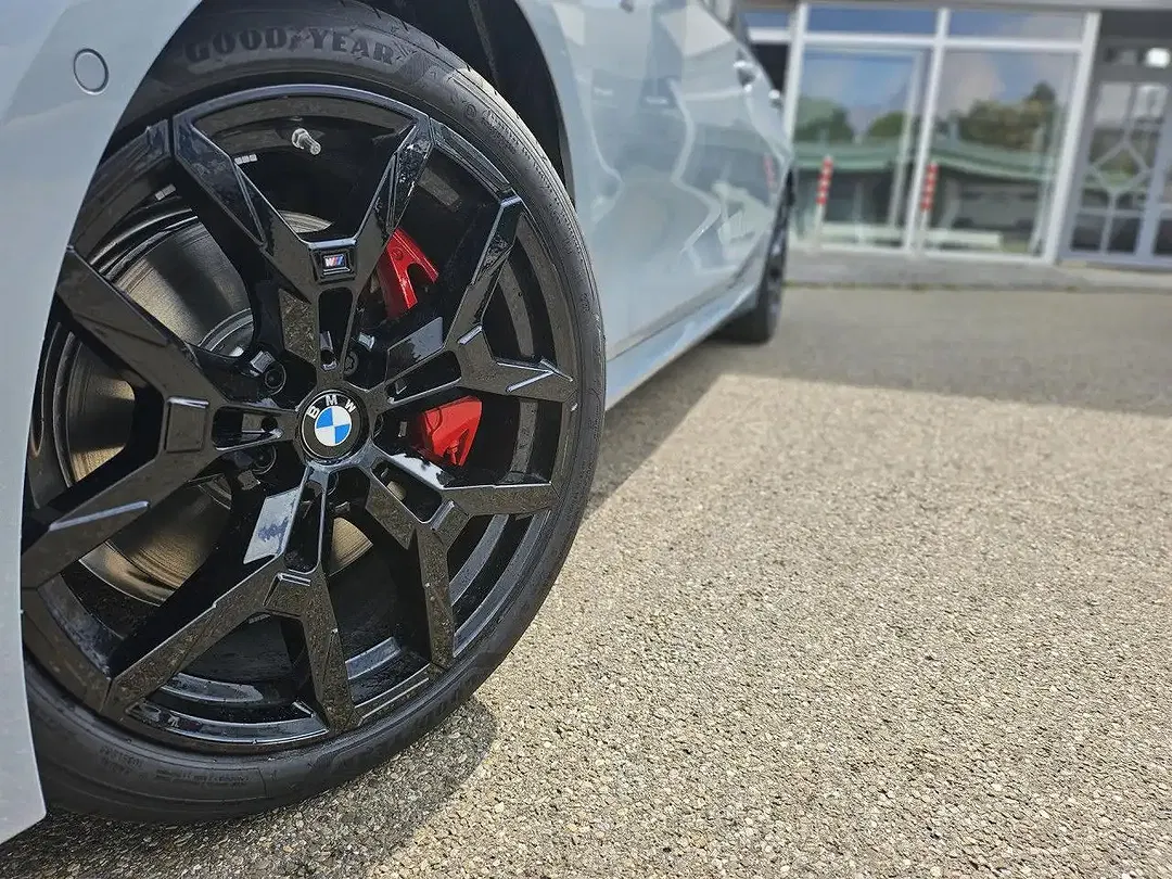 BMW 330 - Thumbnail 9