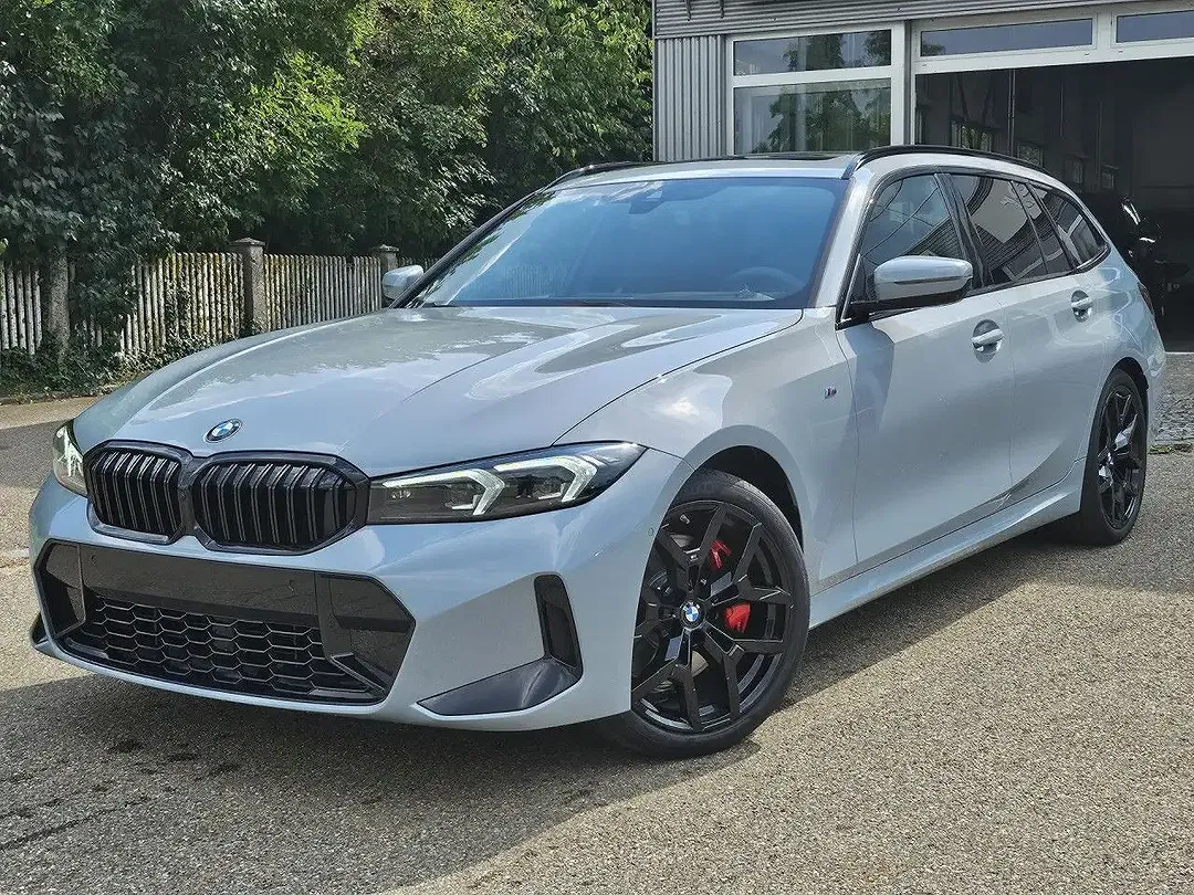 BMW 330 - Thumbnail 1