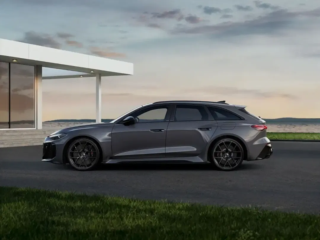 Audi RS5 - Thumbnail 3