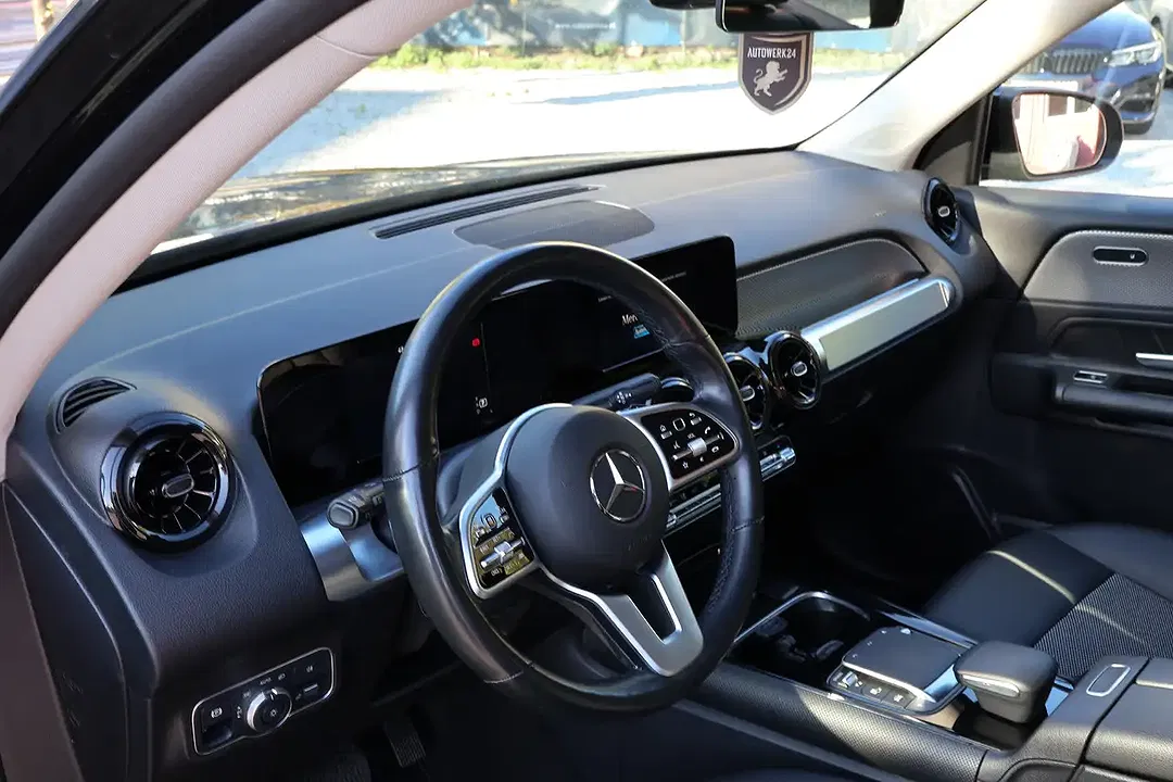 Mercedes-Benz GLB 200 - Thumbnail 13