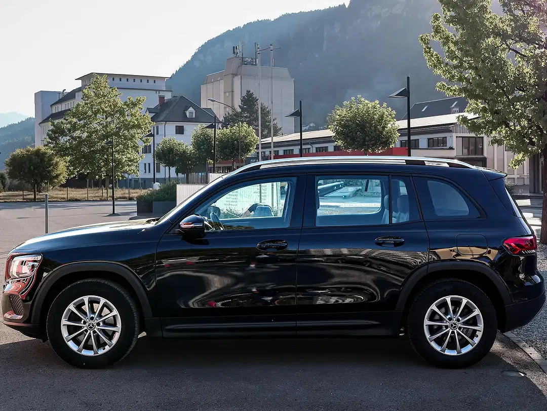 Mercedes-Benz GLB 200 - Thumbnail 3