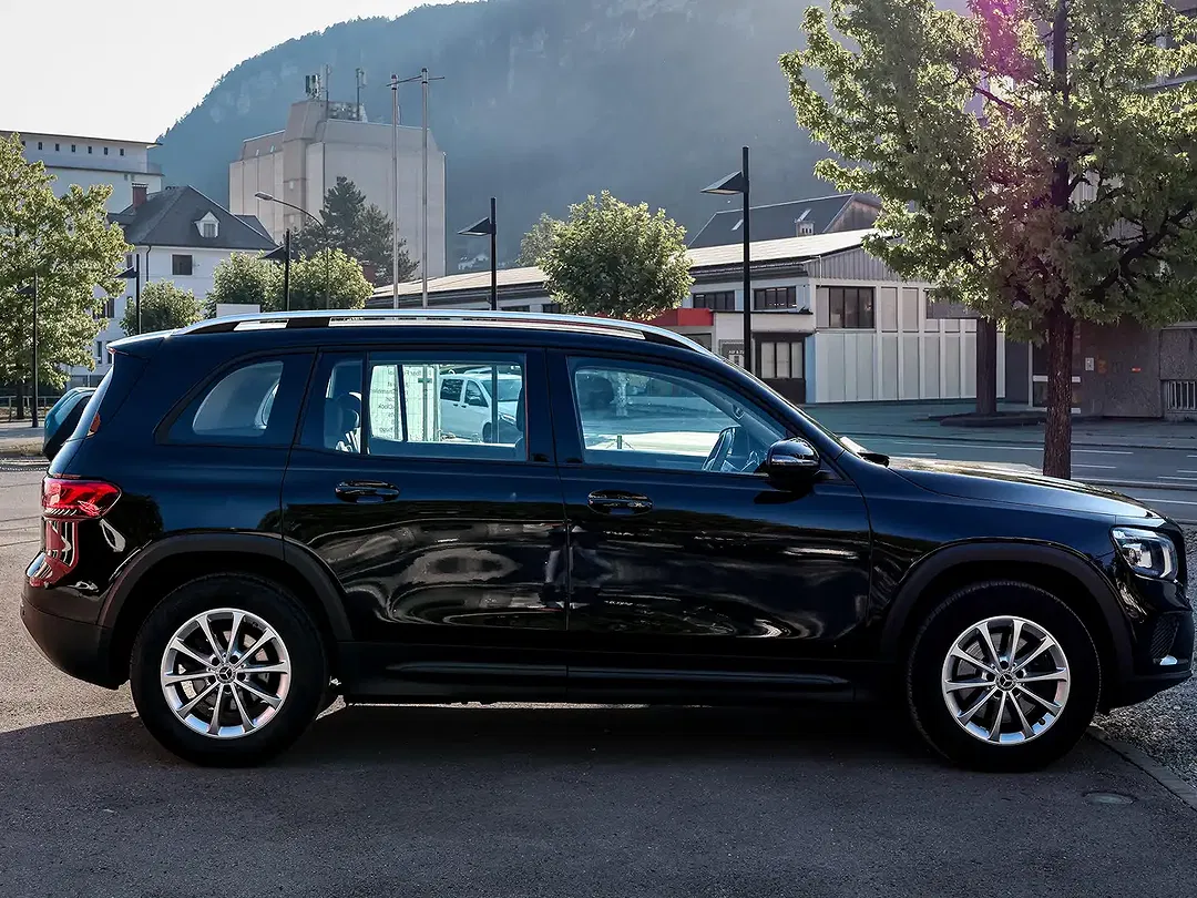 Mercedes-Benz GLB 200 - Thumbnail 6