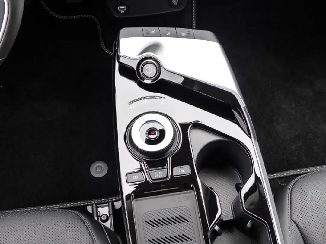 Kia EV6 - Thumbnail 11