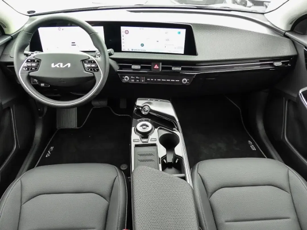 Kia EV6 - Thumbnail 6
