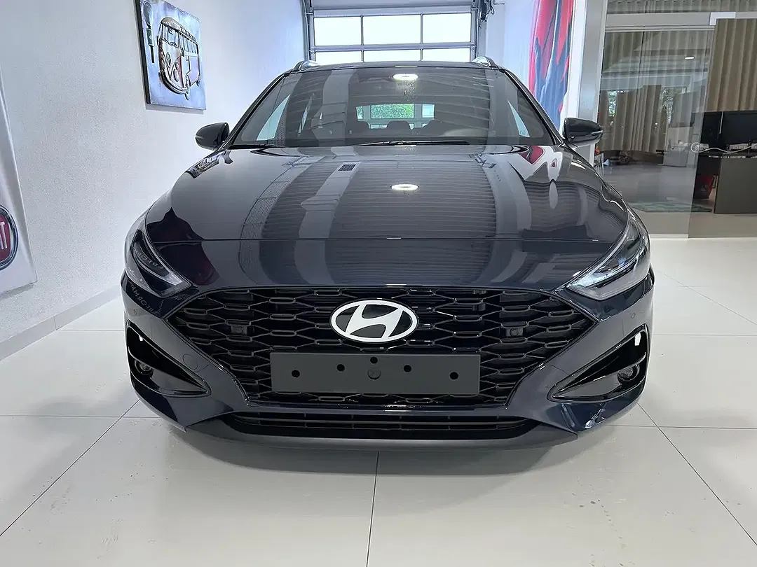 Hyundai i30 - Thumbnail 1