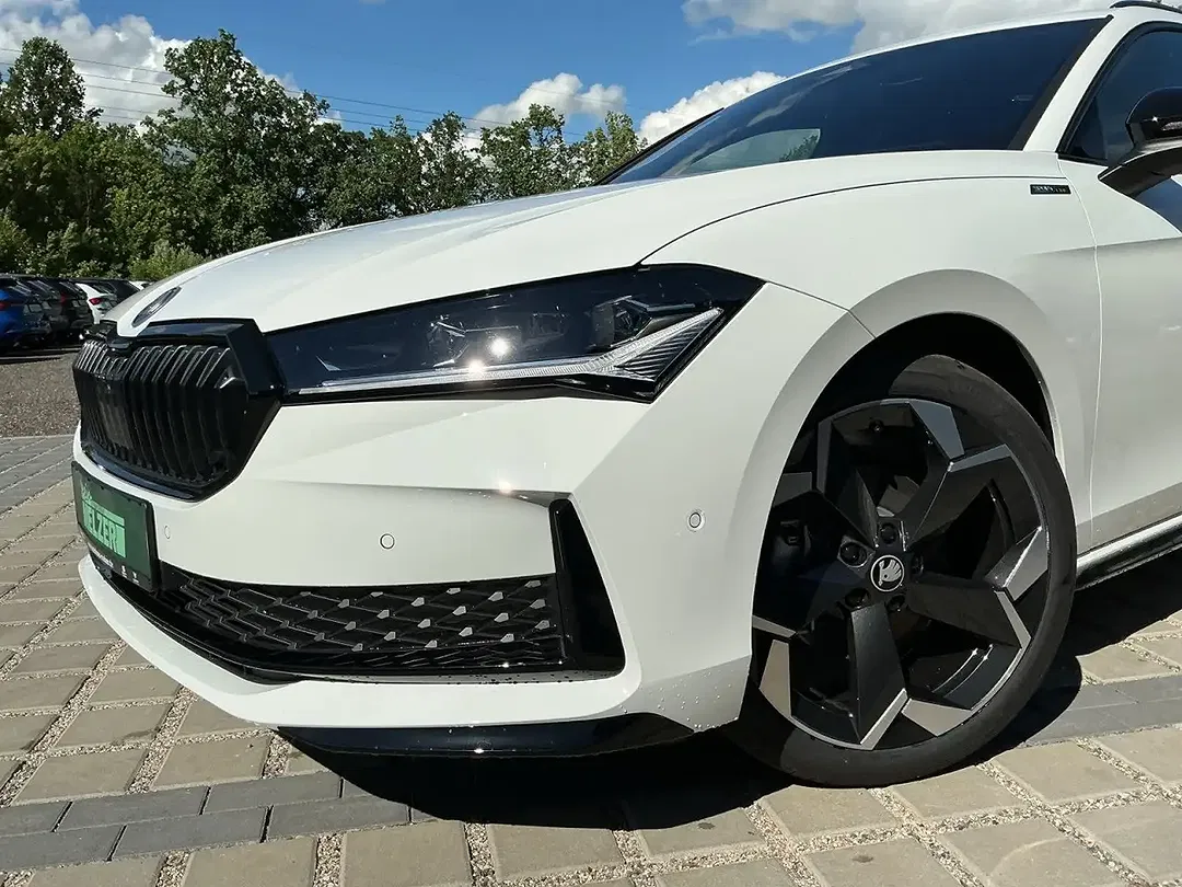Skoda Superb - Thumbnail 11