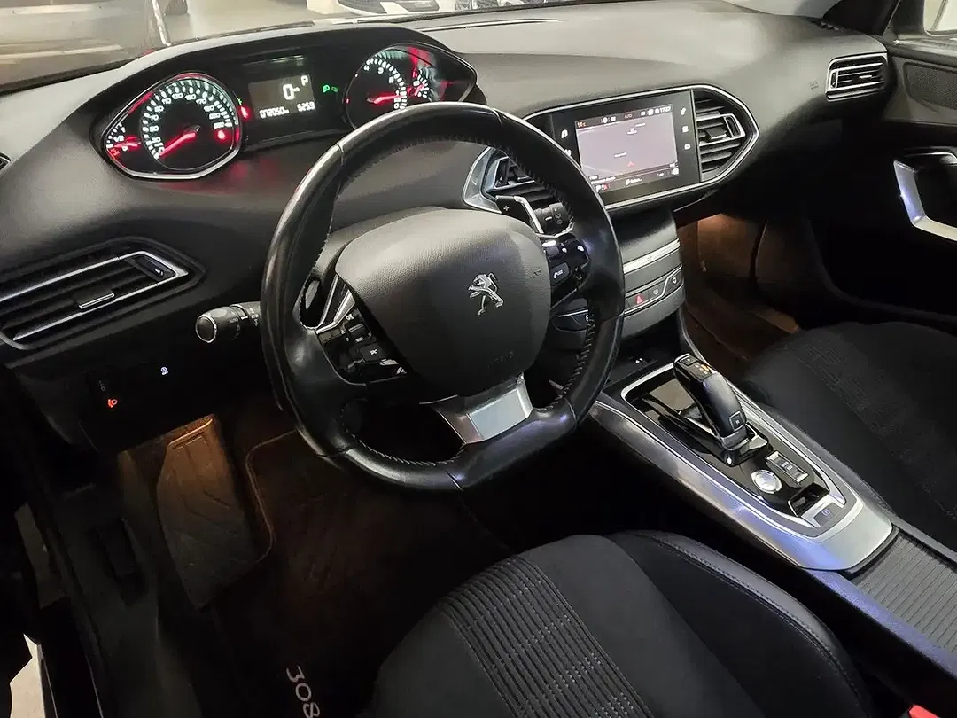 Peugeot 308 - Thumbnail 10