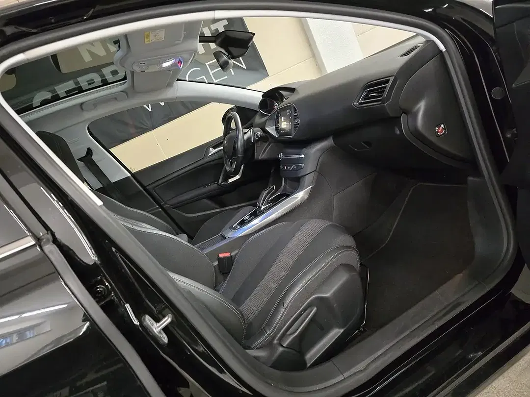 Peugeot 308 - Thumbnail 12
