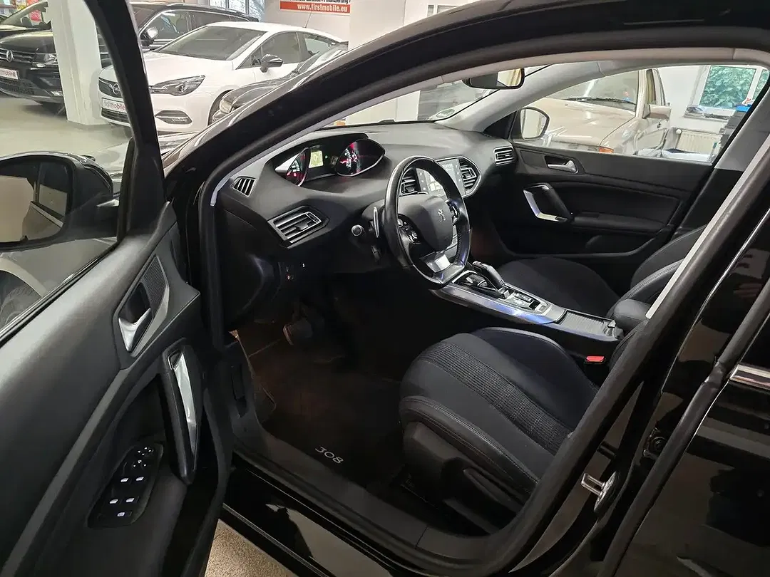 Peugeot 308 - Thumbnail 9