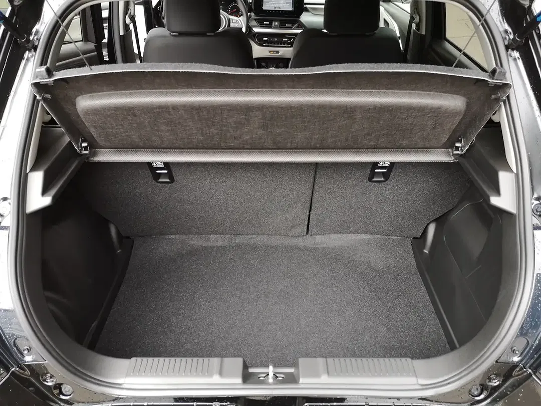 Suzuki Swift - Thumbnail 11