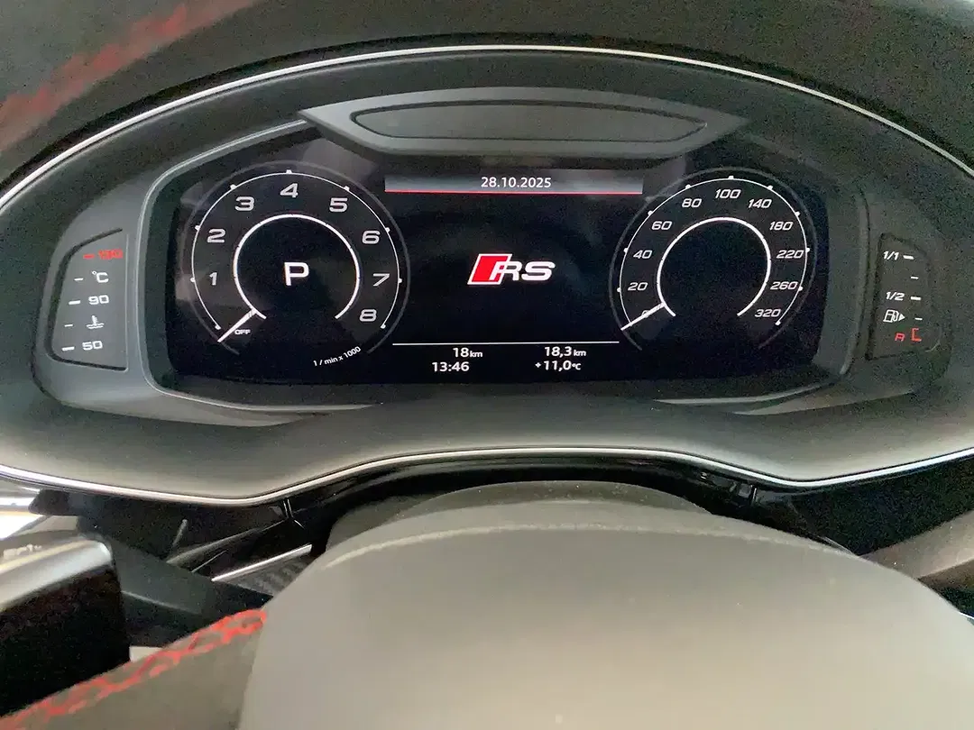 Audi RS Q8 - Thumbnail 11