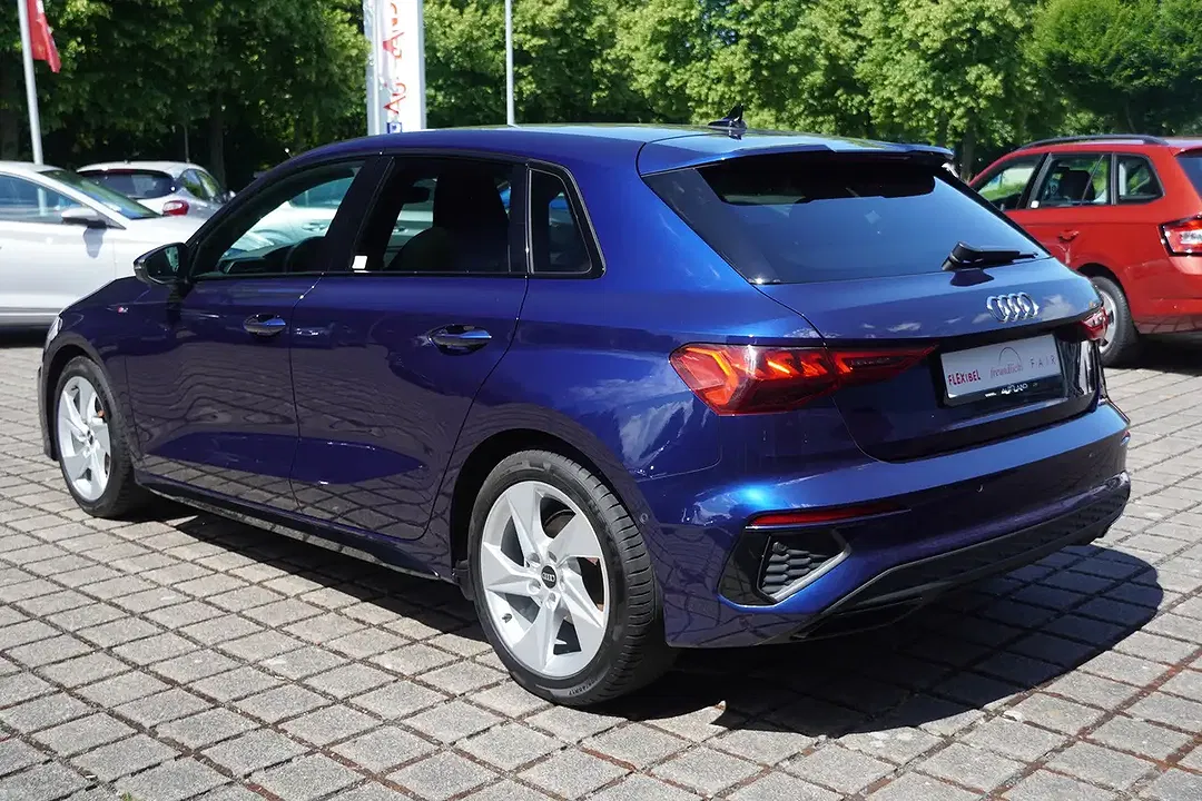 Audi A3 - Thumbnail 2