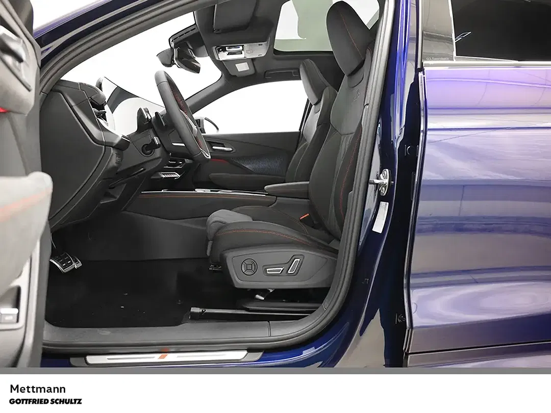 Audi Q3 - Thumbnail 11