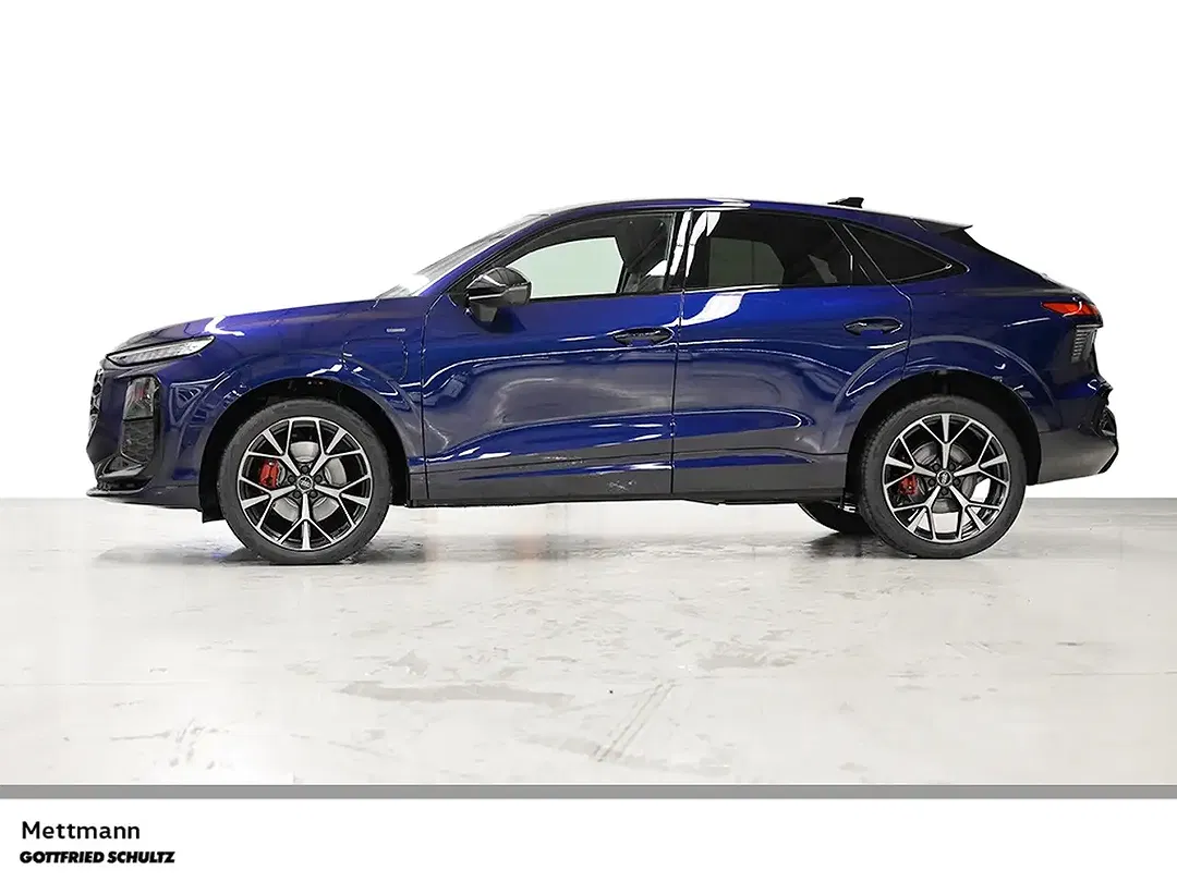 Audi Q3 - Thumbnail 3