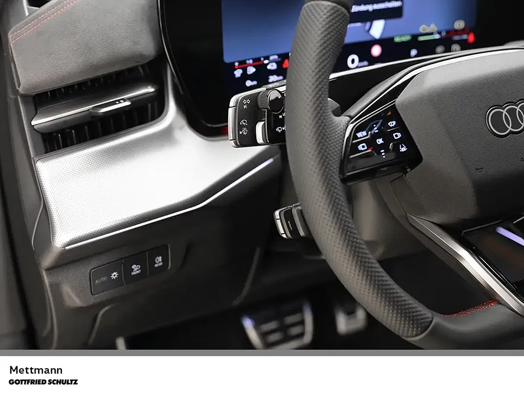 Audi Q3 - Thumbnail 9