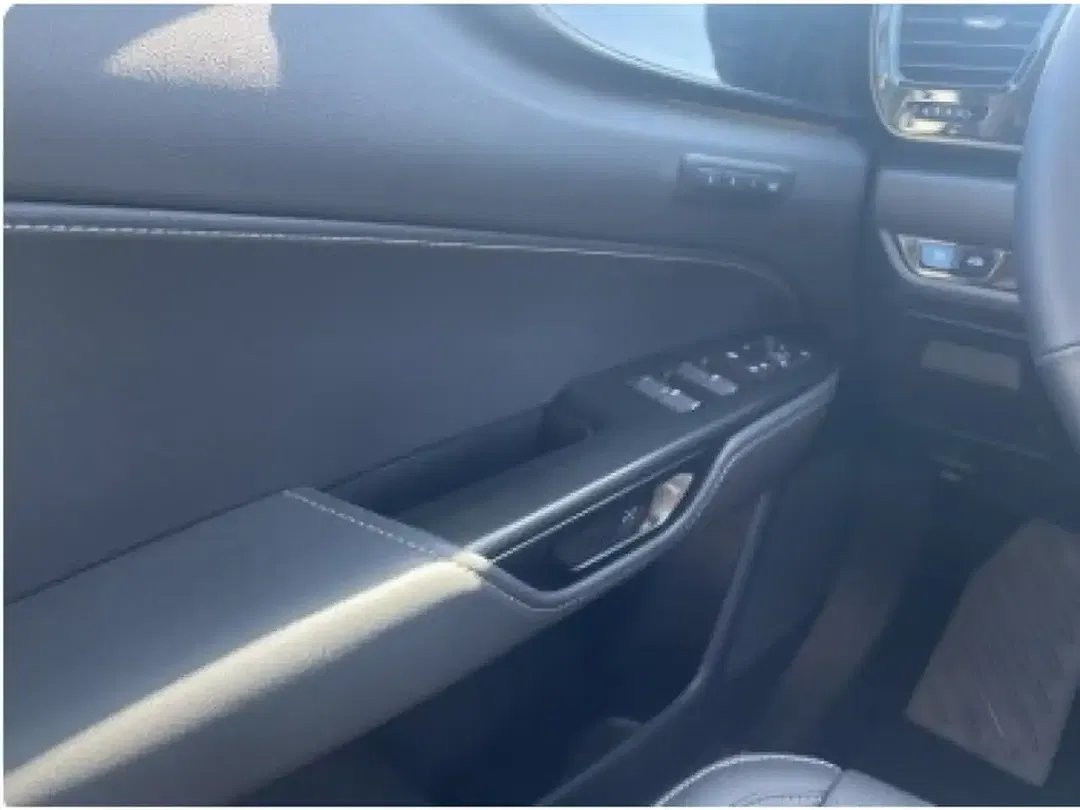 Lexus NX 450h+ - Thumbnail 10