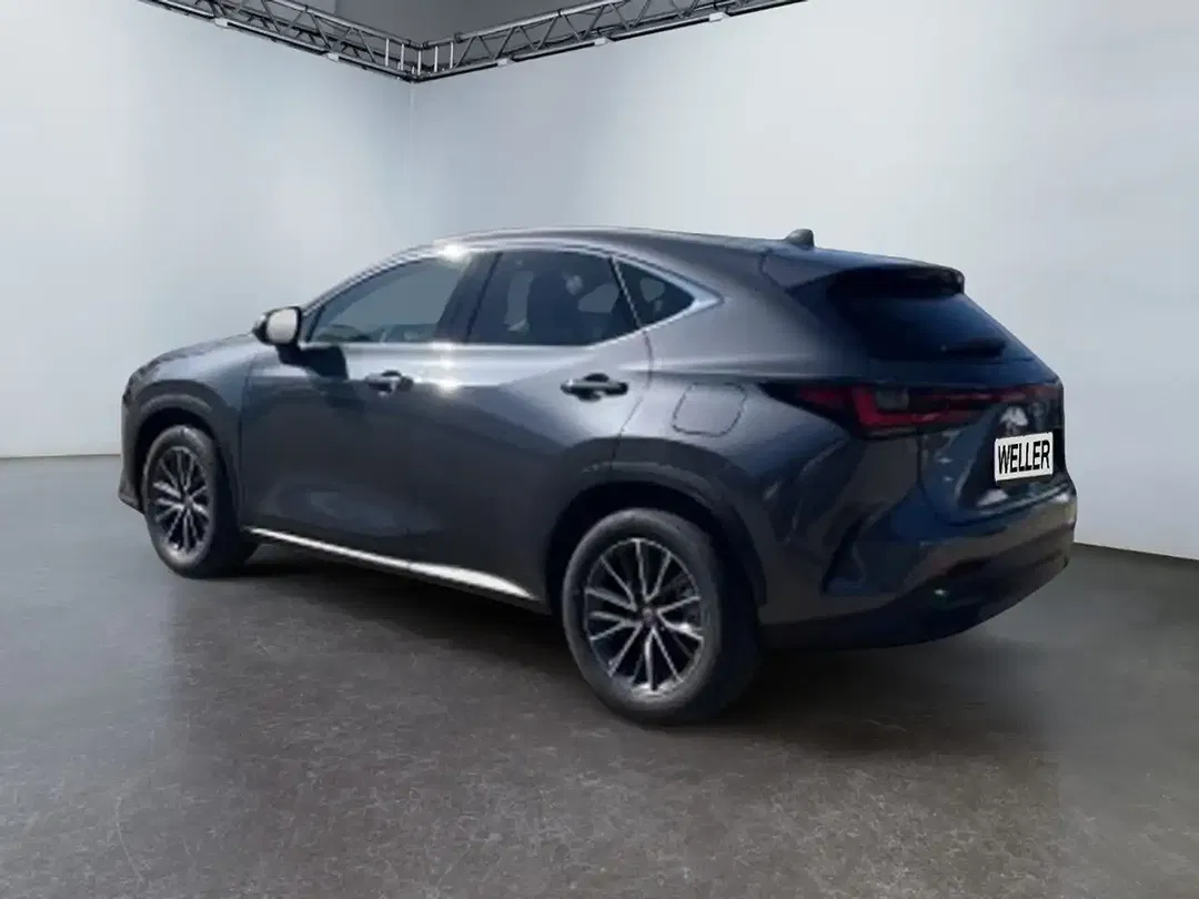 Lexus NX 450h+ - Thumbnail 3