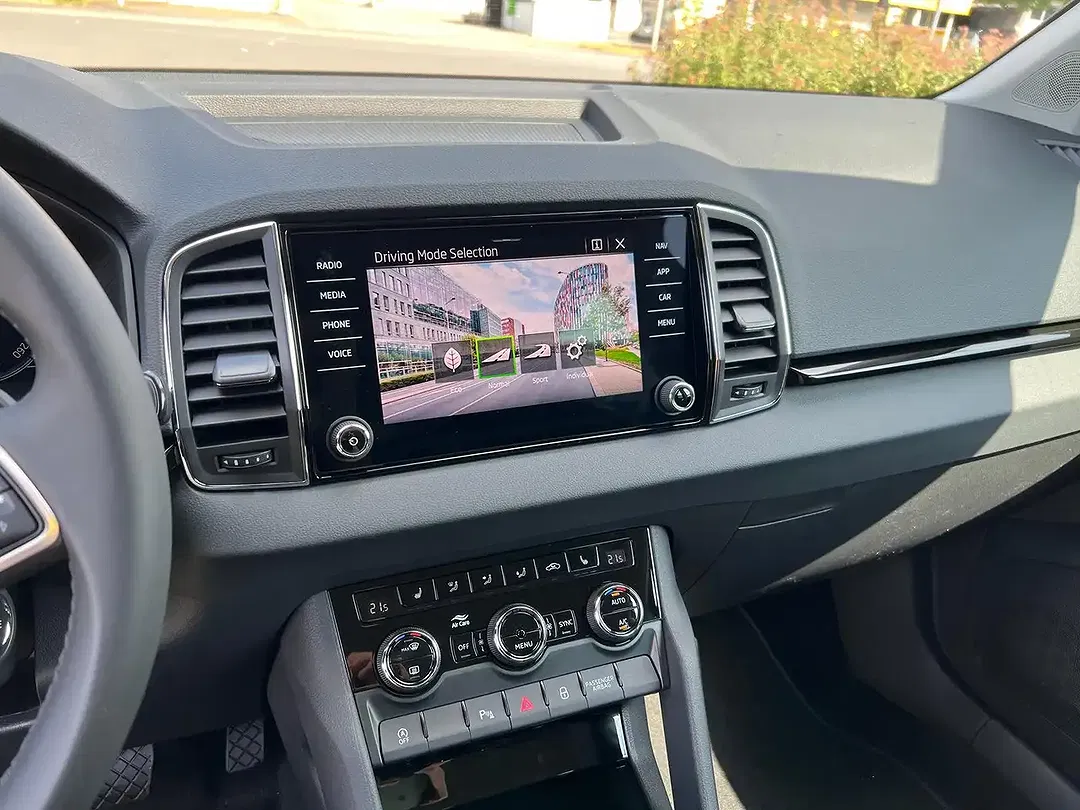 Skoda Karoq - Thumbnail 14