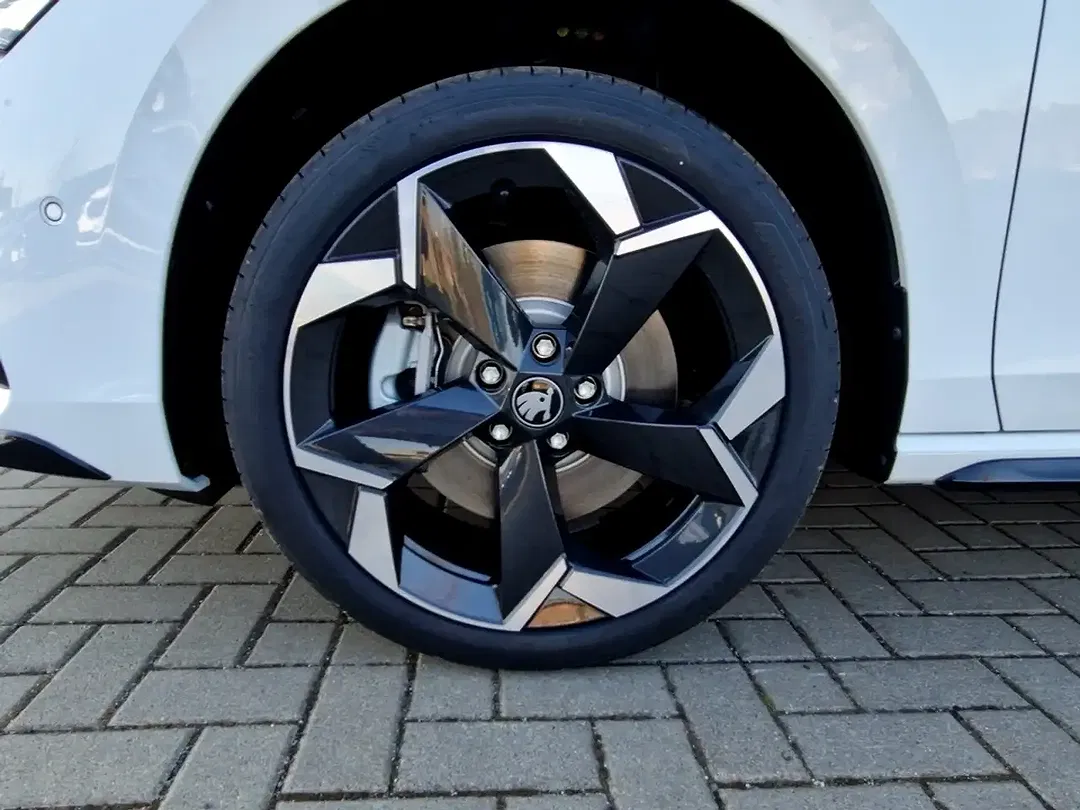 Skoda Superb - Thumbnail 14